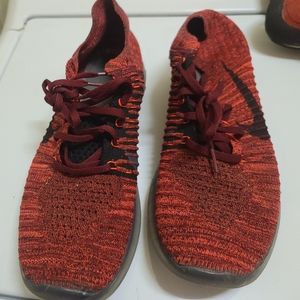 Mens Nike PREOWNED Red/Orange Flyknit size 13